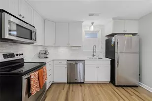 208 Marlborough St, East Greenwich, RI 02818 - Photo 10