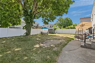71 Garfield St, North Providence, RI 02904 - Photo 40