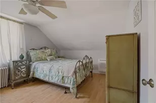129 Connection St, Newport, RI 02840 - Photo 32