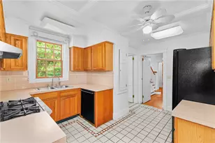 4 Grandview Ave, Lincoln, RI 02865 - Photo 18