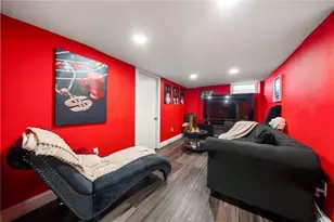 35 Sisson St, Providence, RI 02909 - Photo 14