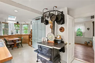 362 Abbott Run Valley Rd, Cumberland, RI 02864 - Photo 10