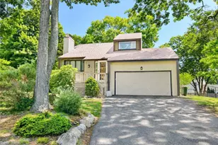 9 Eastgate Dr, Coventry, RI 02816 - Photo 2
