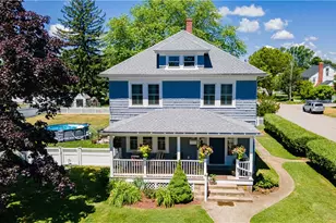 29 Burt St, Warwick, RI 02886 - Photo 2