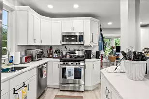 29 Burt St, Warwick, RI 02886 - Photo 22
