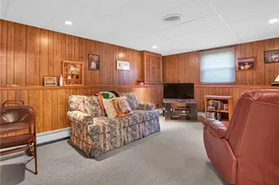 35 Sycamore Dr, Cranston, RI 02921 - Photo 18