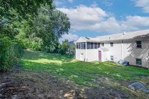 35 Sycamore Dr, Cranston, RI 02921 - Photo 2