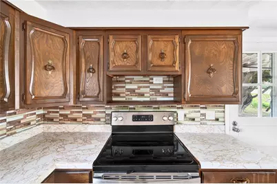 40 Cleveland Street, West Warwick, RI 02893 - Photo 10