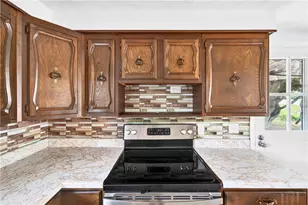40 Cleveland St, West Warwick, RI 02893 - Photo 10