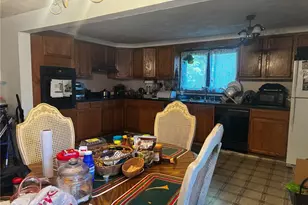 73 Benedict St, Providence, RI 02907 - Photo 16