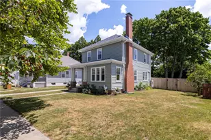 15 Modena Ave, Providence, RI 02908 - Photo 2