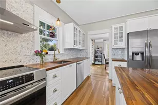 15 Modena Ave, Providence, RI 02908 - Photo 10