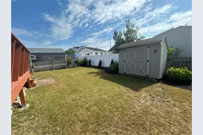 25 Champlin Avenue, Narragansett, RI 02879 - Photo 16