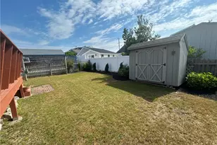 25 Champlin Ave, Narragansett, RI 02879 - Photo 16