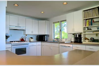 20 Thorpe Avenue, Portsmouth, RI 02871 - Photo 4