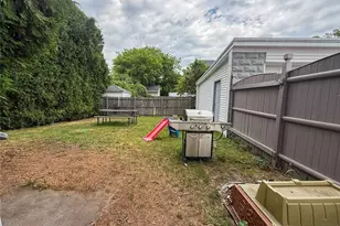 65 Bellingham St, Woonsocket, RI 02895 - Photo 4