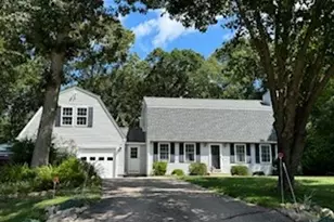 8 Healey Brook Dr, Charlestown, RI 02813 - Photo 1