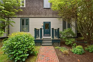 158 Narragansett Ave, Newport, RI 02840 - Photo 2
