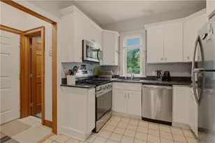 158 Narragansett Ave, Newport, RI 02840 - Photo 12