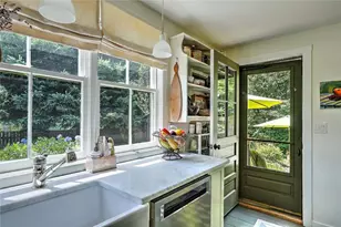 26 Bridge St, Warren, RI 02885 - Photo 16