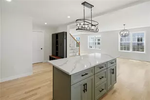 135 Owen Ave, Pawtucket, RI 02860 - Photo 12