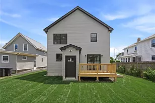 135 Owen Ave, Pawtucket, RI 02860 - Photo 2