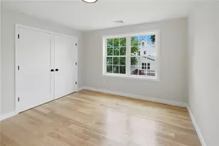 135 Owen Ave, Pawtucket, RI 02860 - Photo 32