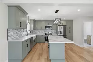 135 Owen Ave, Pawtucket, RI 02860 - Photo 8