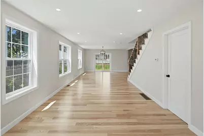 135 Owen Avenue, Pawtucket, RI 02860 - Photo 4