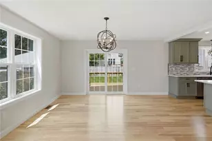 135 Owen Ave, Pawtucket, RI 02860 - Photo 6