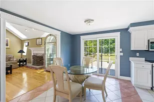27 Charles Ave, Uxbridge, MA 01569 - Photo 8