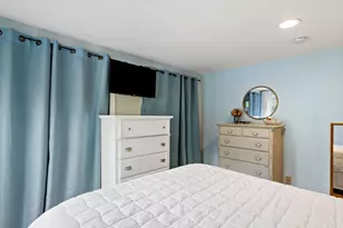 37 Platt St, Bristol, RI 02809 - Photo 20
