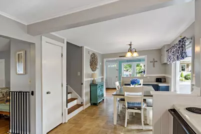 37 Platt Street, Bristol, RI 02809 - Photo 10