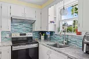 1472 Wampanoag Trl, East Providence, RI 02915 - Photo 10
