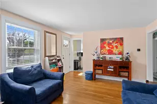 1472 Wampanoag Trl, East Providence, RI 02915 - Photo 14
