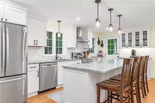 19 Waterman St, Bristol, RI 02809 - Photo 8