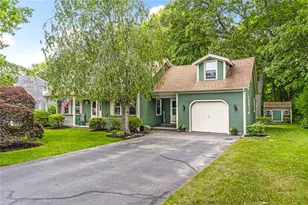 19 Waterman St, Bristol, RI 02809 - Photo 2