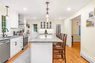 19 Waterman St, Bristol, RI 02809 - Photo 10