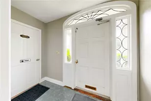 873 Warwick Ave, Warwick, RI 02888 - Photo 4