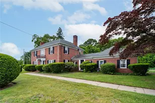 873 Warwick Ave, Warwick, RI 02888 - Photo 2