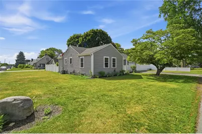 336 Dover Avenue, East Providence, RI 02914 - Photo 46