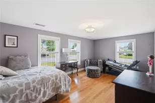336 Dover Ave, East Providence, RI 02914 - Photo 16