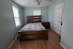 18 Glen St, East Providence, RI 02915 - Photo 14