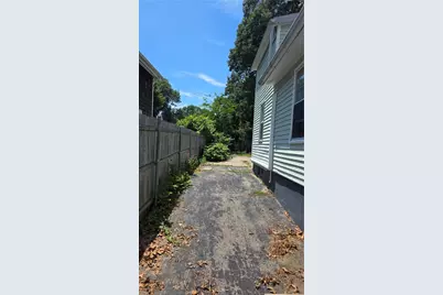 18 Glen Street, East Providence, RI 02915 - Photo 26