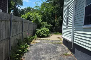 18 Glen St, East Providence, RI 02915 - Photo 26