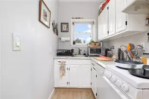 5 Trenton St, Providence, RI 02906 - Photo 18