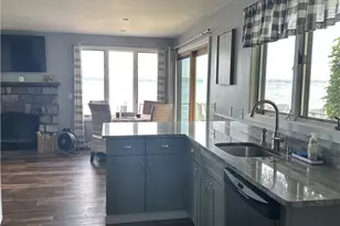 25 Bayside Ave, Portsmouth, RI 02871 - Photo 8