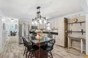 8 Pineridge Dr, Smithfield, RI 02917 - Photo 12