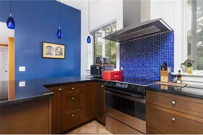 428 Gibbs Avenue #4, Newport, RI 02840 - Photo 4