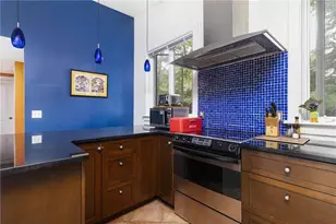 428 Gibbs Ave, Newport, RI 02840 - Photo 4